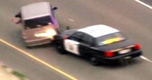 California high-speed pursuit ends with arresting officer kicking suspect in head